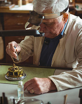 利亚姆·布朗-成都蕾蒙威维修服务中心制表师