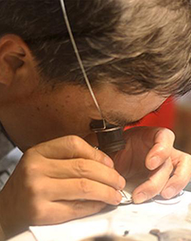 利亚姆·威尔森-成都蕾蒙威维修服务中心制表师